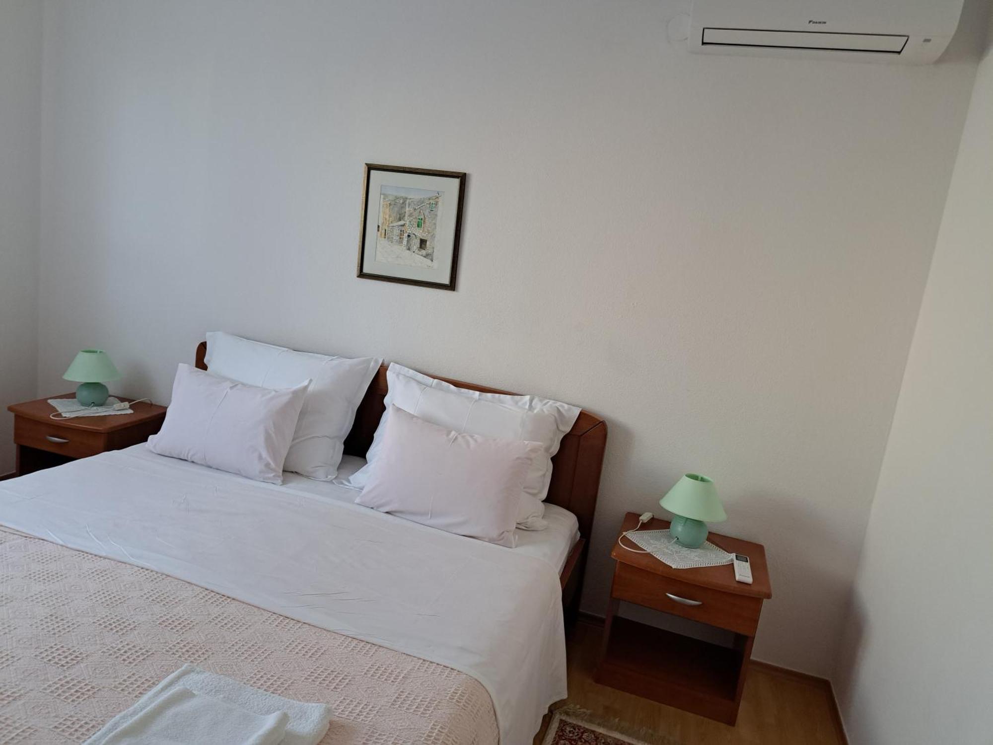 Apartments Pink House Povljana Luaran gambar
