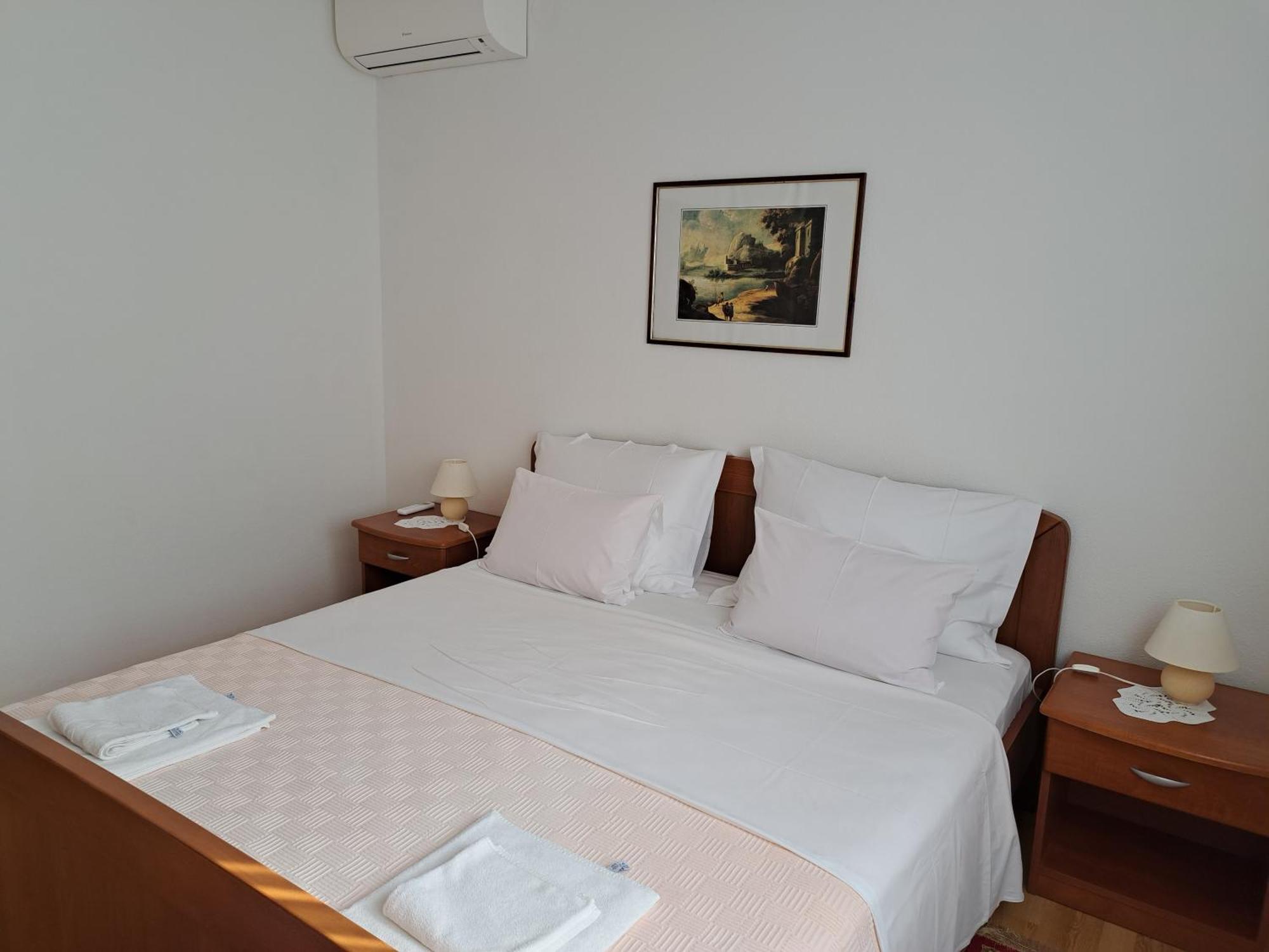 Apartments Pink House Povljana Luaran gambar